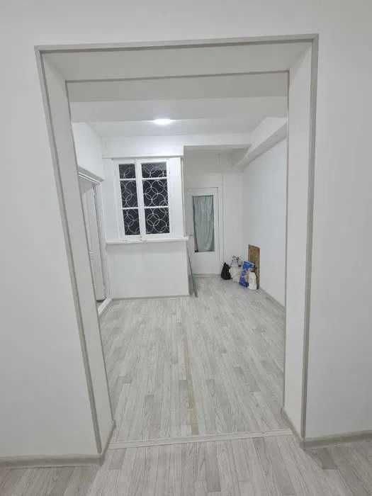 Kvartira sotiladi 2 xonalik (2/2/12) metro oldida Yashnobod tumani