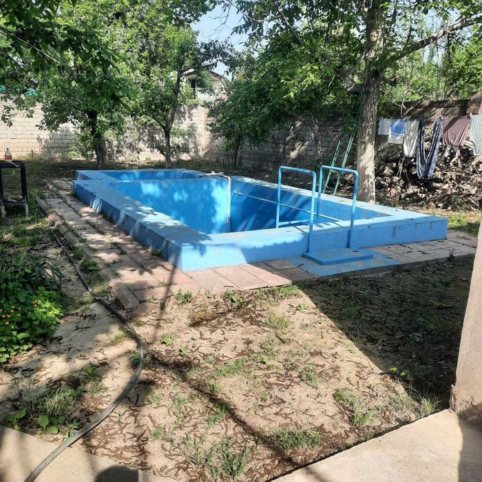 Продаётся дача с баней, двумя домами и бассейном