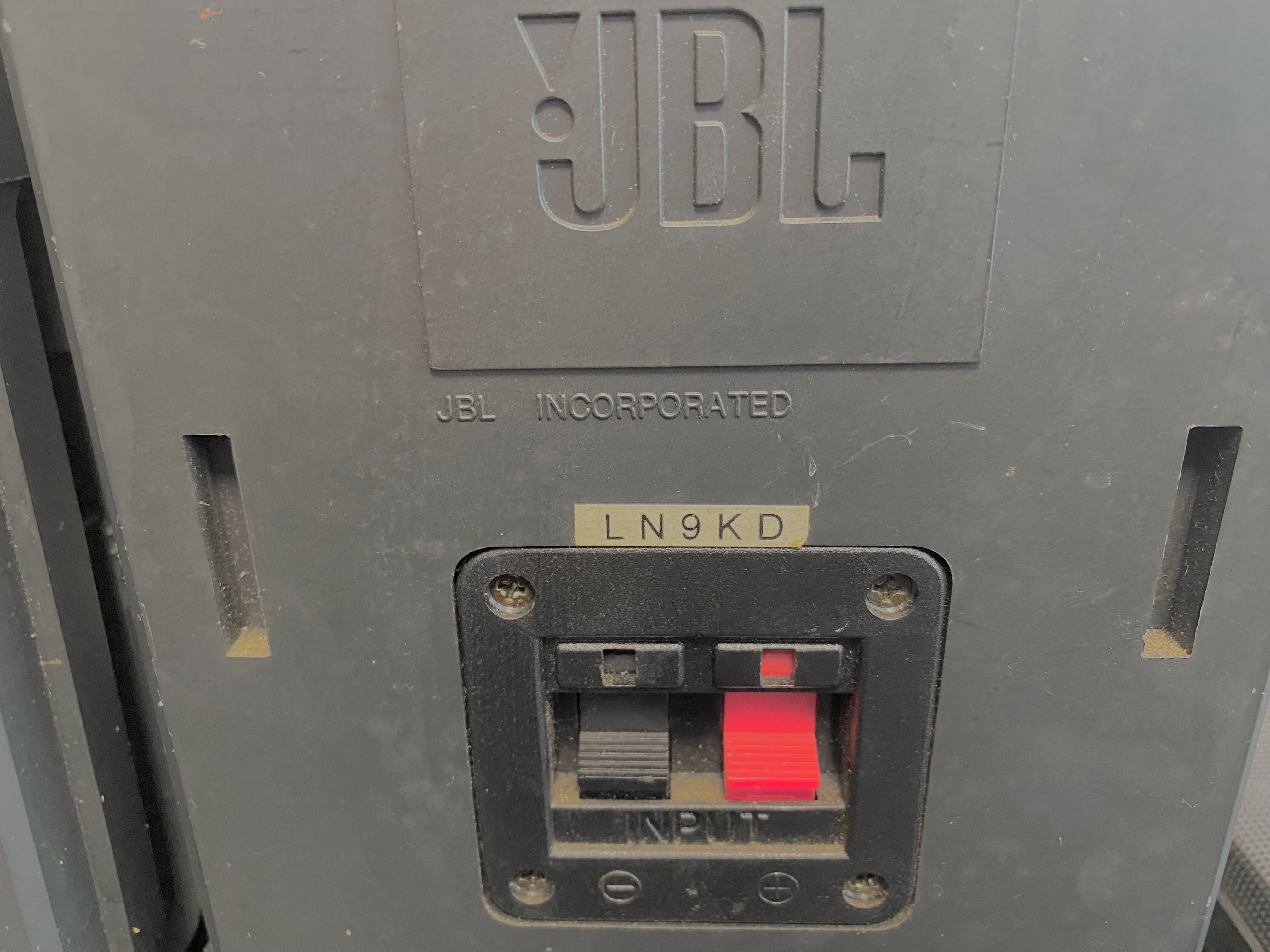 Тонколони JBL Universe