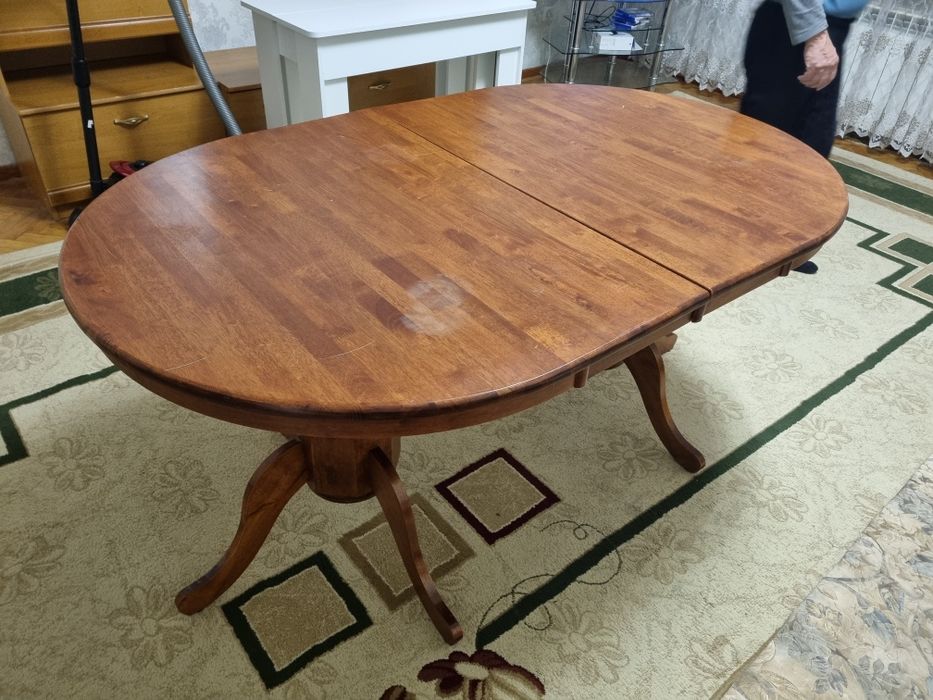 Стол из настоящего дерева