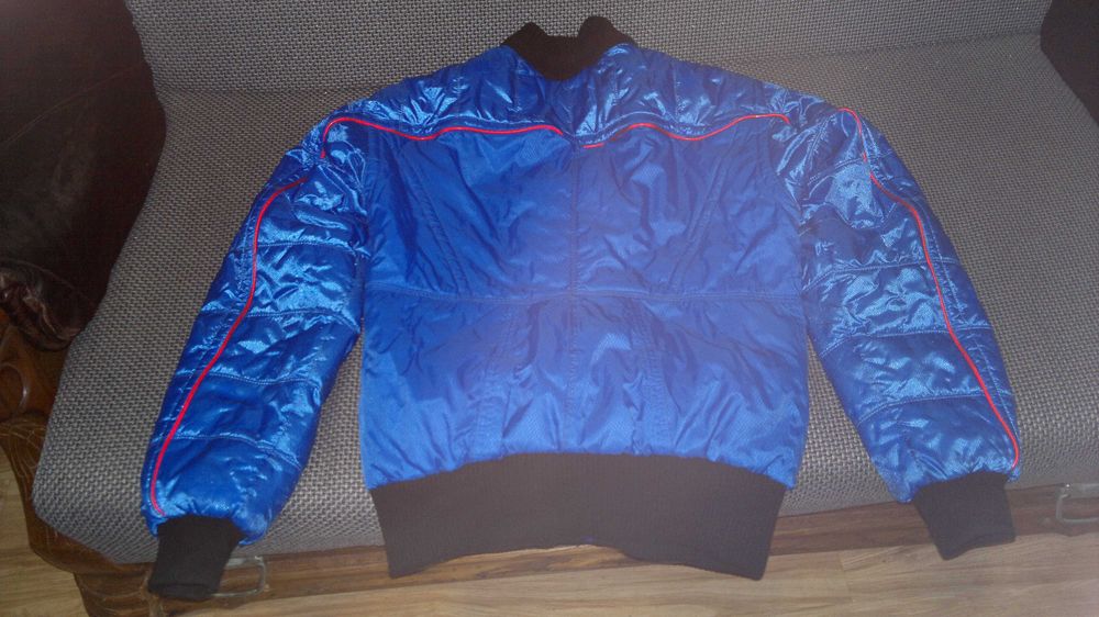 vand geaca albastra nr 48