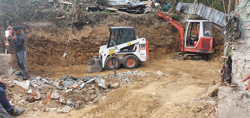 Bobcat miniexcavator Miniincarcator Nivelare pământ Miniexcavator
