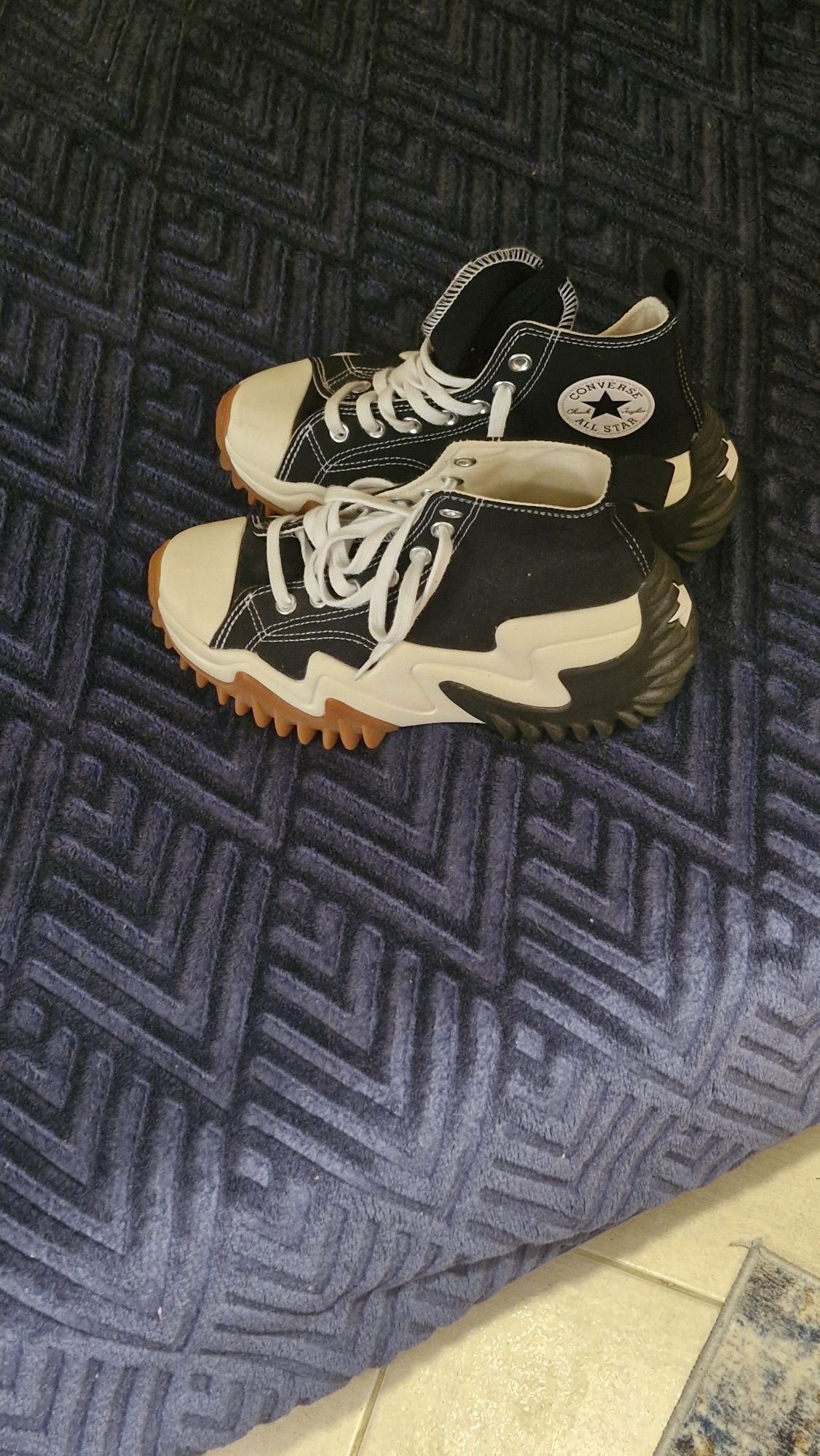 Нови обувки Converse Run Star