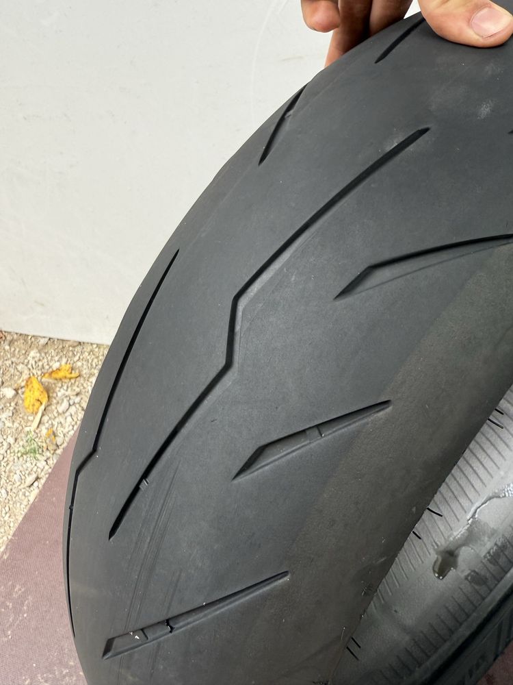 200/55/17 Pirelli rosso 4 dot 2023