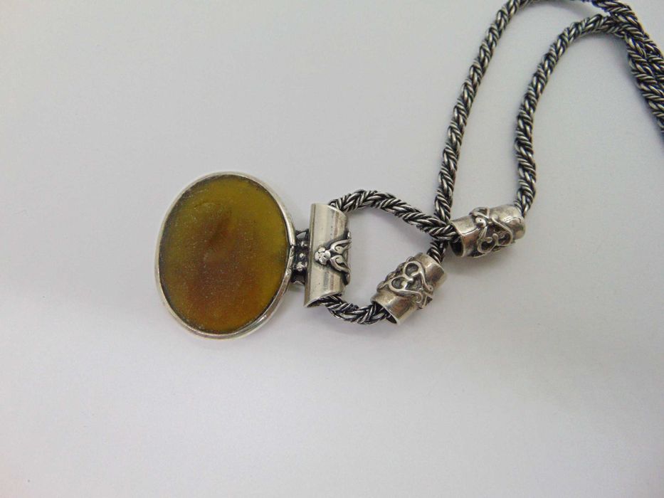 Colier si pandantiv din argint cu sticla de mare