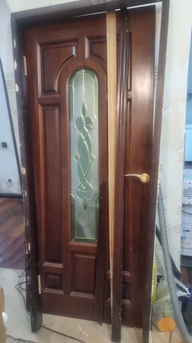 Двери дерево отличное состояние