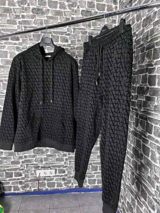 Valentino екип високо качество