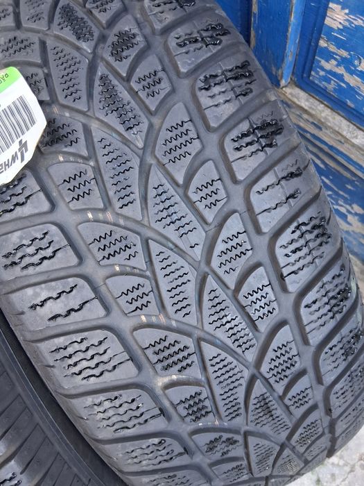 235 55 18 DUNLOP 4броя зимни