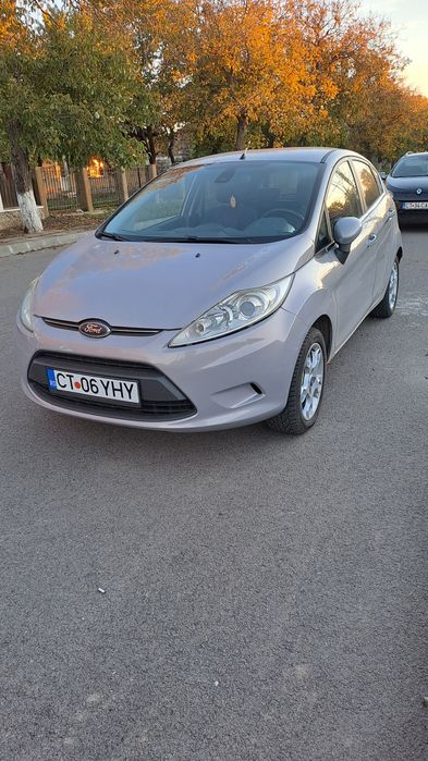 Vând ford fiesta 1,6 tdci full opțion