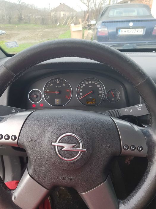 Opel Signum 2.2 125ks 2004god.