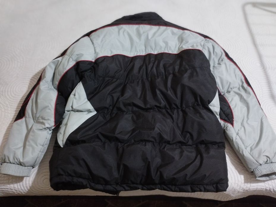 Зимно яке ватирано,в много добро състояние.