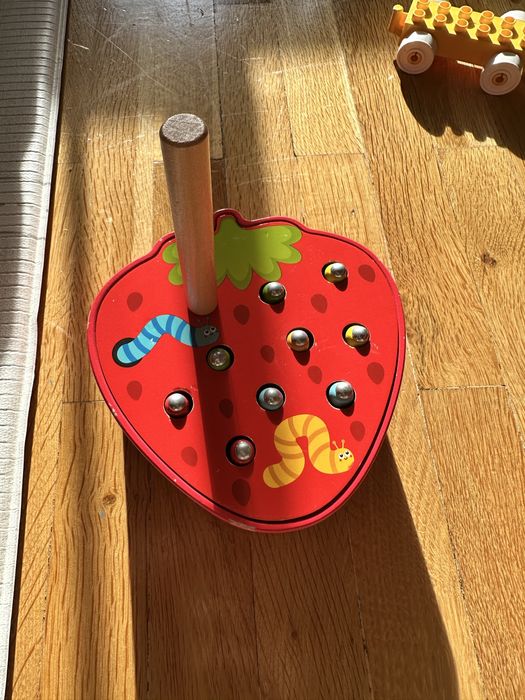 Дървени играчки за деца 0-3 г.