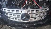 Grila bara fata radiatoare Mercedes ML W164 ML280 ML320 ML350 ML420