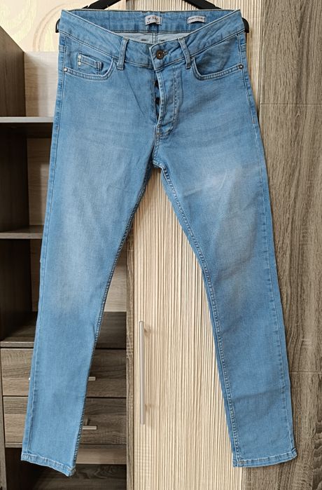 Defacto.  Джинсы на подростка