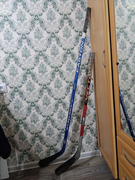 Продам клюшки для хоккея