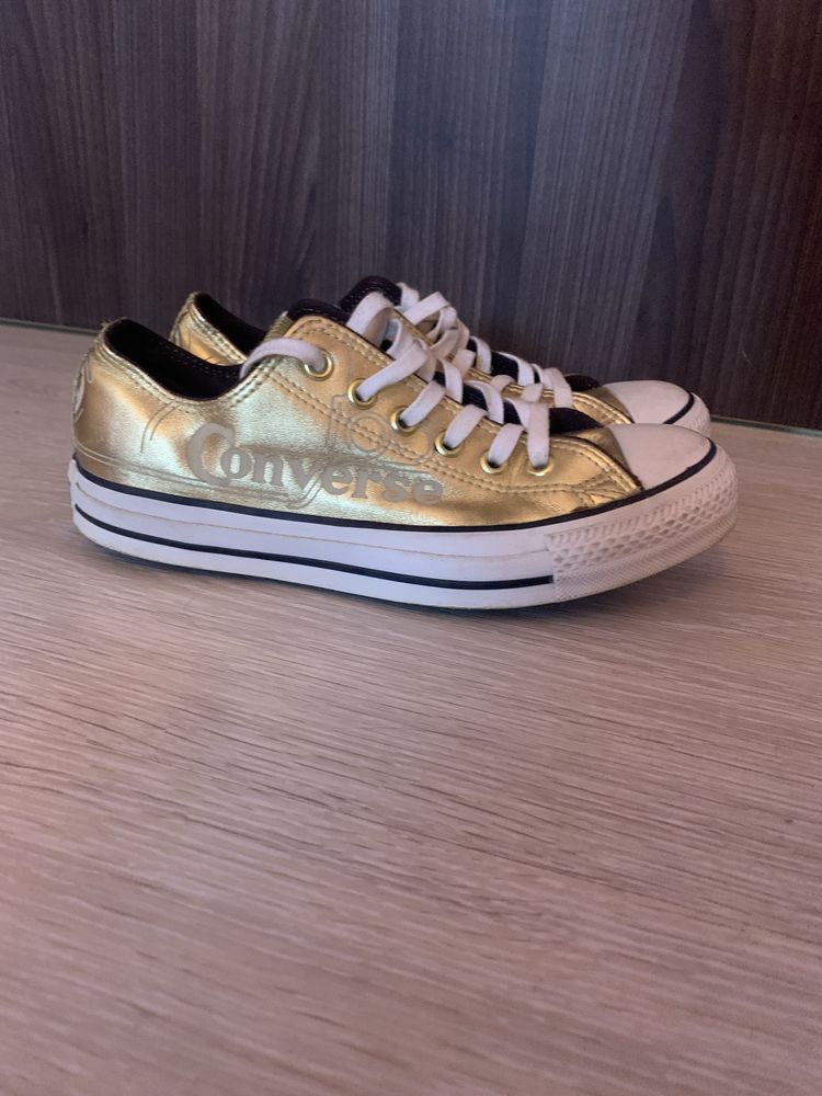 Adidasi Converse