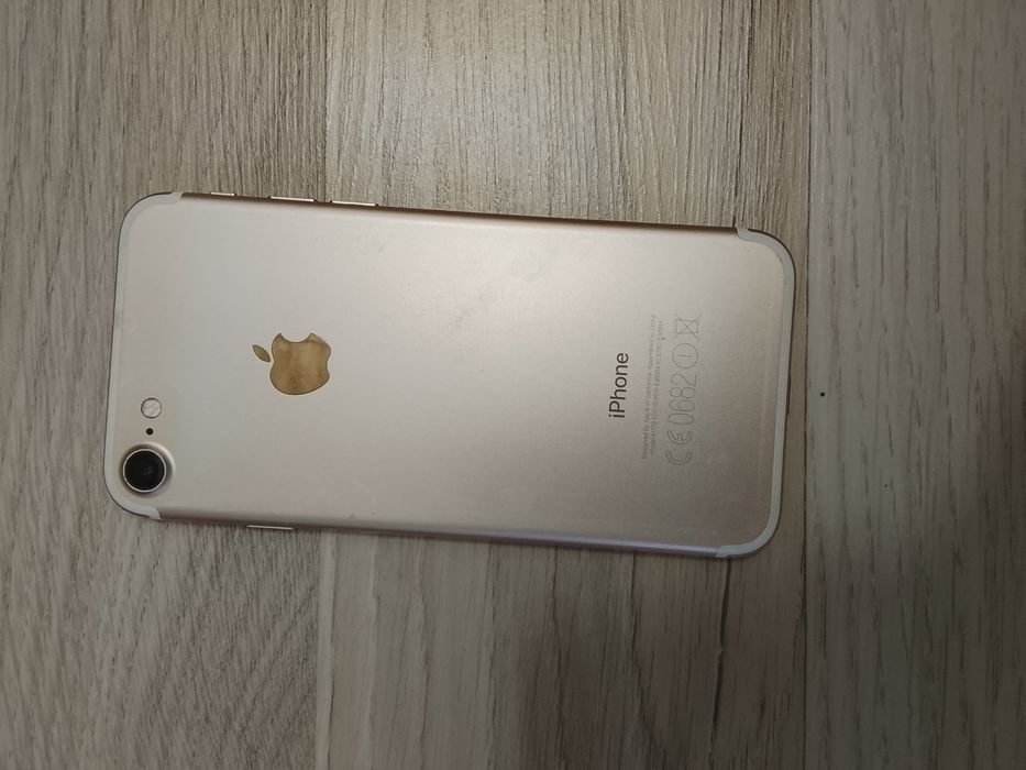 iPhone 7 128 holati yahshi