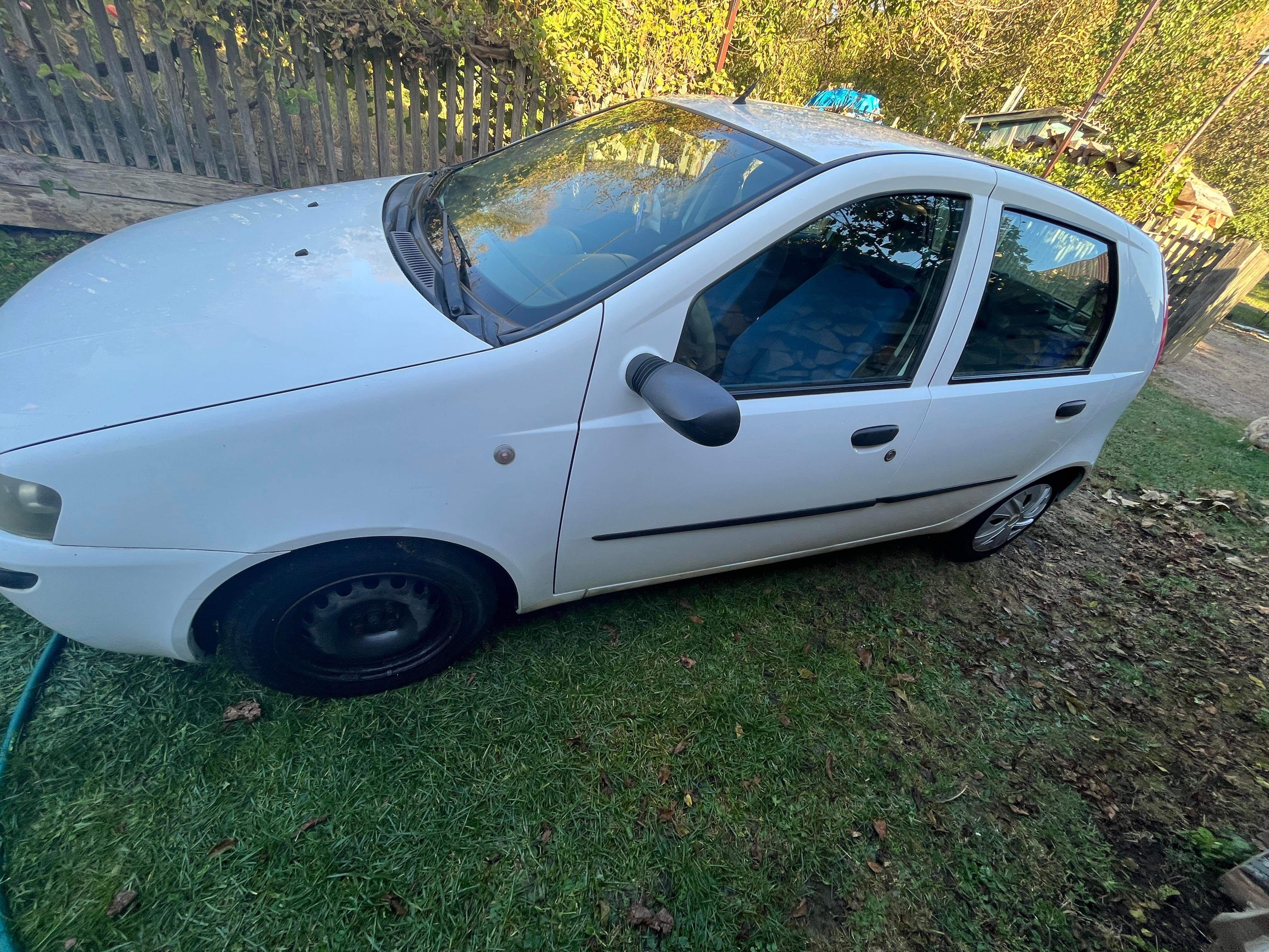 Fiat Punto 2003.