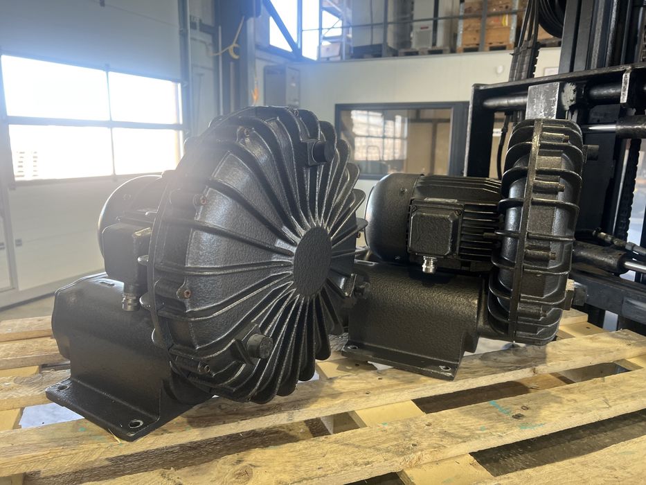 Нова вакуум помпа тип въздуходувка 2.3 кВ