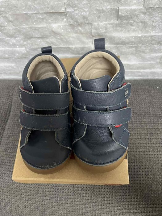 Детски обувки 20,24 номер и боти 25 номер