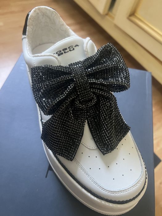 Vand adidasi , noi, piele naturala