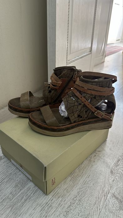 Сандали ручной работы