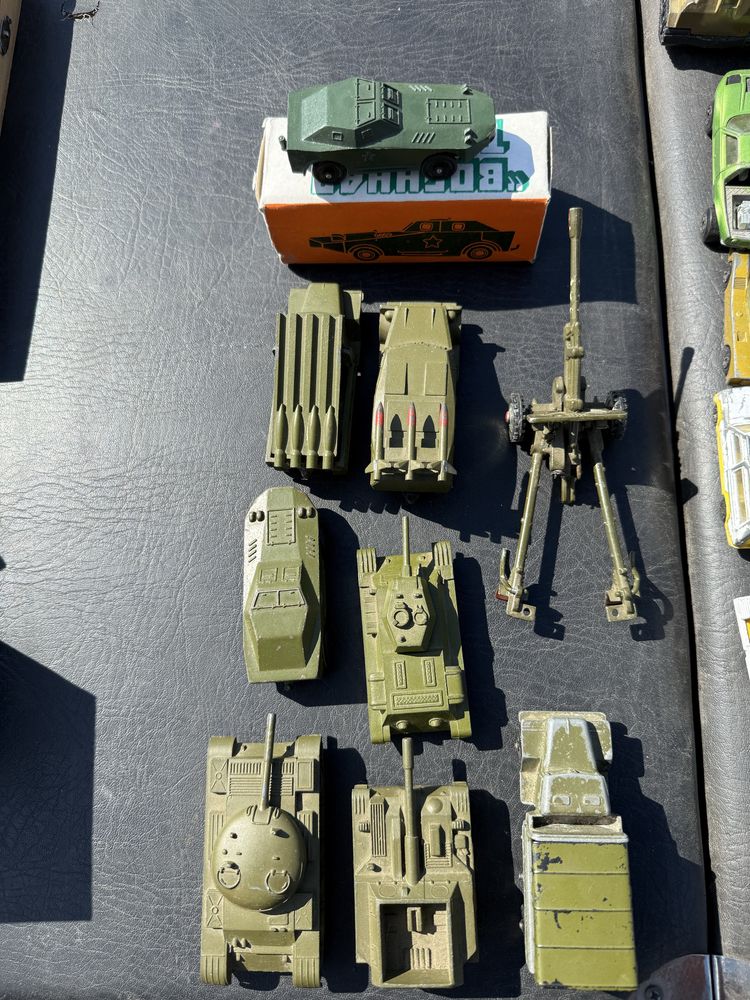 комплект стари руски метални военни играчки