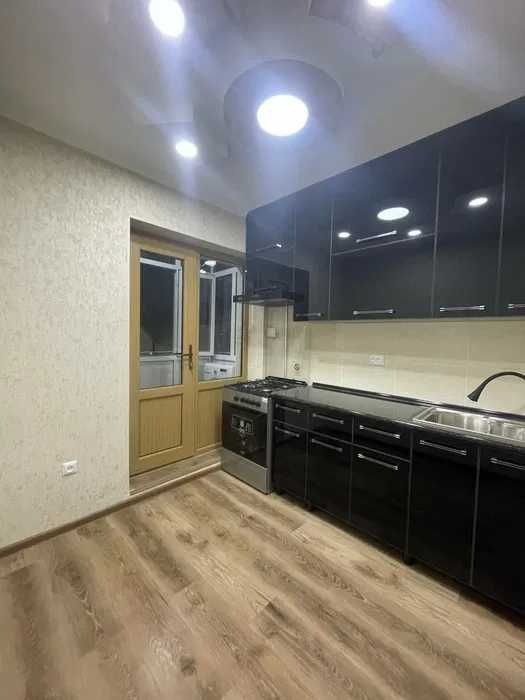 R9! Сдается КЛАССНАЯ квартира 2/2/9 на ПАРКЕНТСКОМ! о-р ТЕНГЕ БАНК!