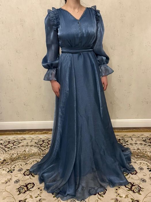 платье новое,не одевали,эттикетка есть,брала за 55к