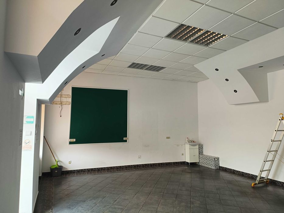 Inchiriez spatiu comercial Zona Centrala Botosani, 73 mp
