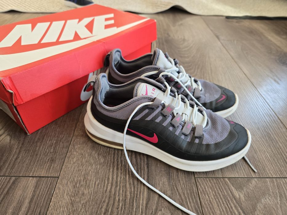 Дамски маратонки Nike