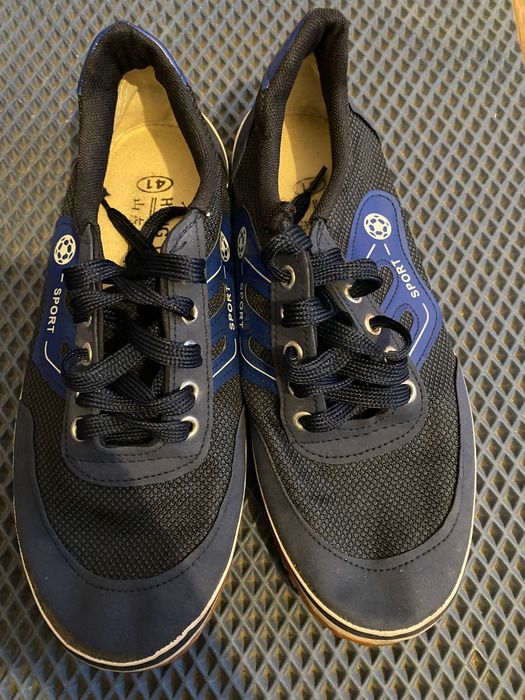 Кеды спортивные.