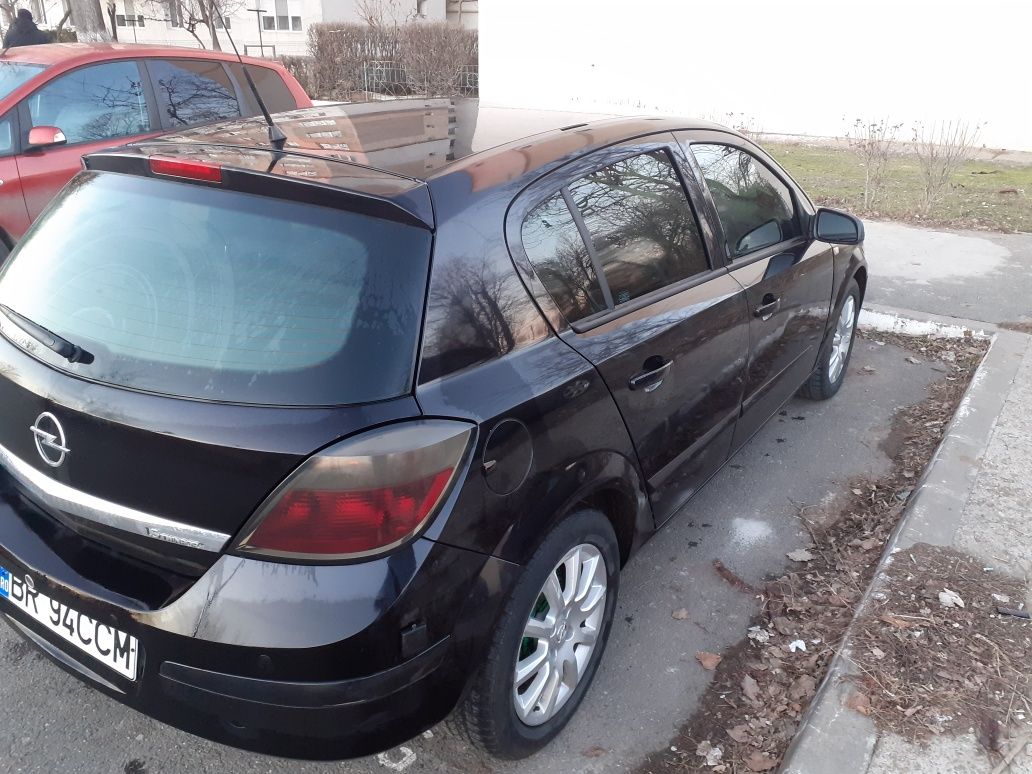 Vând Opel astra H