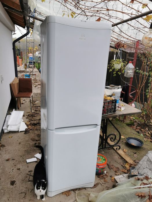 Combină frigorifică Indesit 190 cm, perfect funcțională