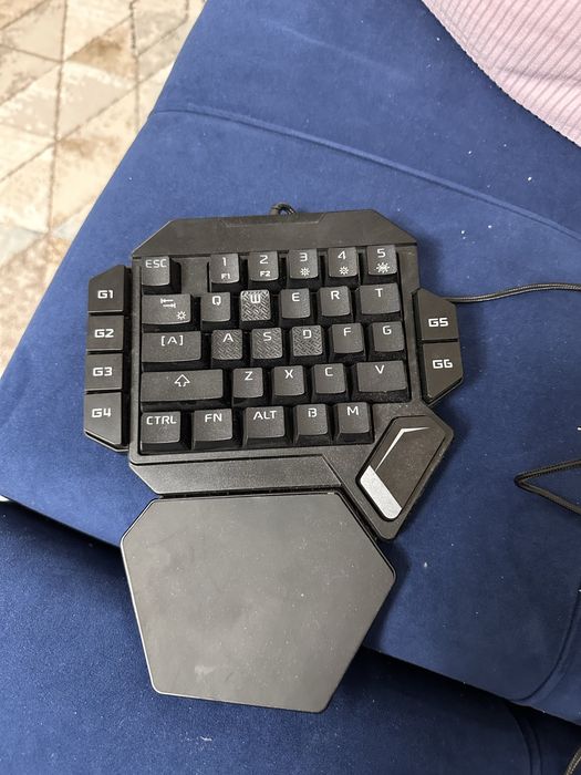 Продам игровую клавиатуру , для нагибаторов ! Механика