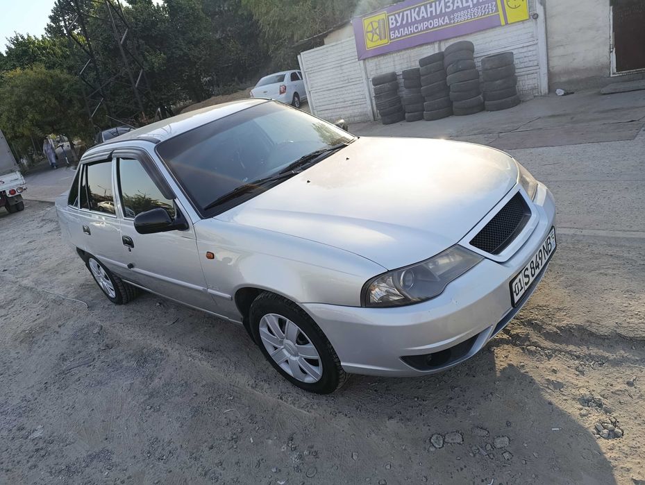 Neksiya 2 donc 1.6motor