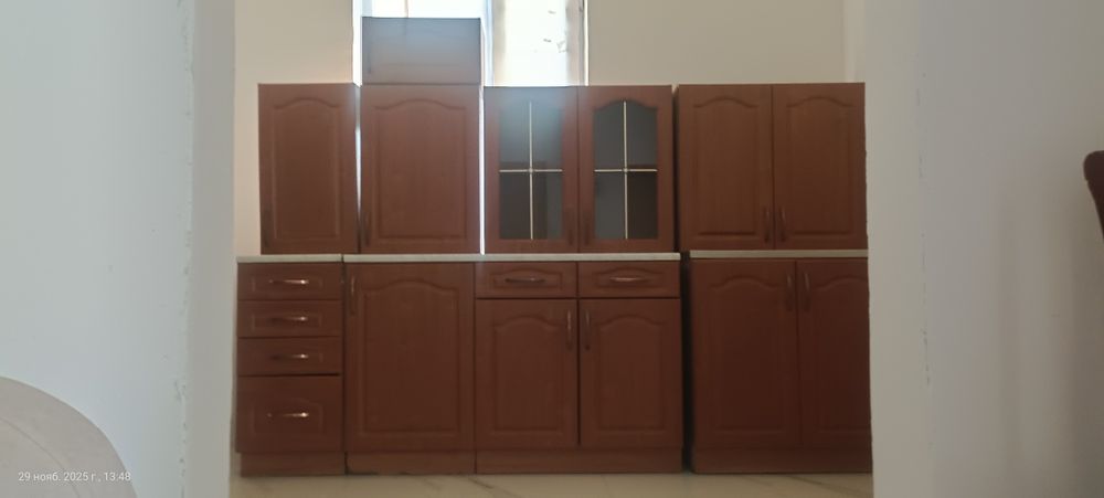 Продам кухонный гарнитур б/у 3 м