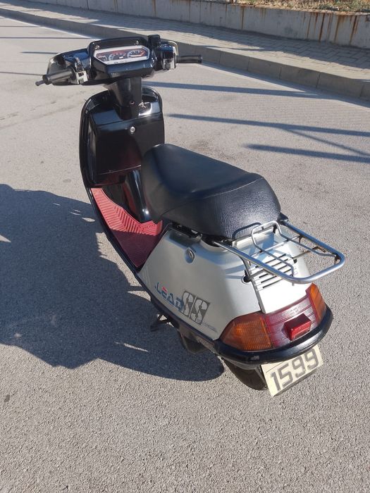 Скутер Honda LEAD 50