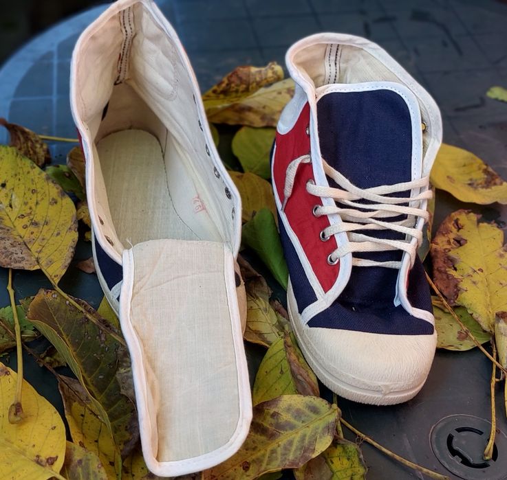 Vând bascheți vintage(ani'80), noi, din vremea comunismului