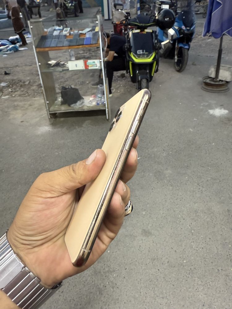 Ip 11 pro 256 Goold