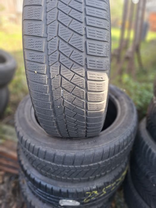 Vand 2 sau 4 anvelope 225 50 18 continental ranflet de iarna bune
