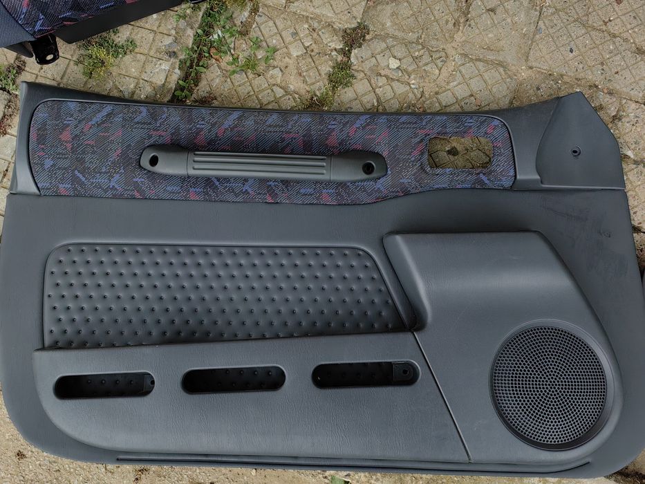 Салон от RAV 4 FACELIFT (Първа генерация). 1995 - 2000 рав 4 салон