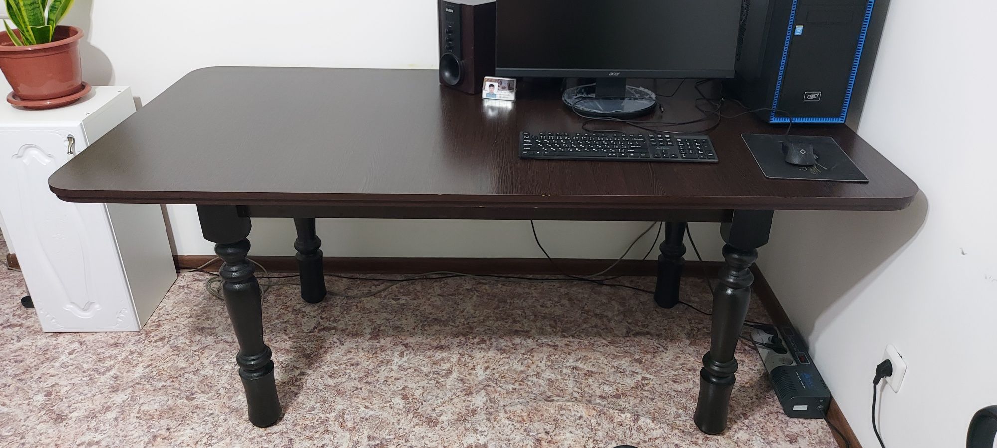 Мебель,  кухонные стол. Офисный стол. Стол для офиса.