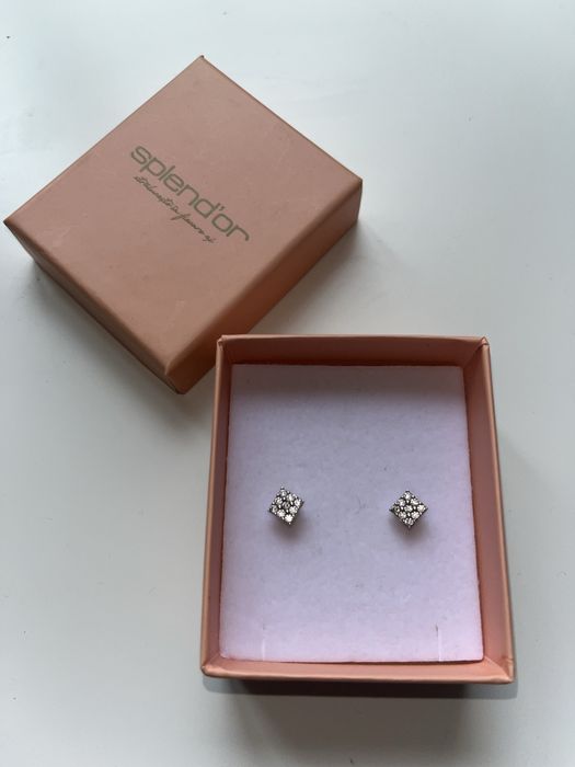 Cercei de aur alb 14 KT cu pietricele zirconia