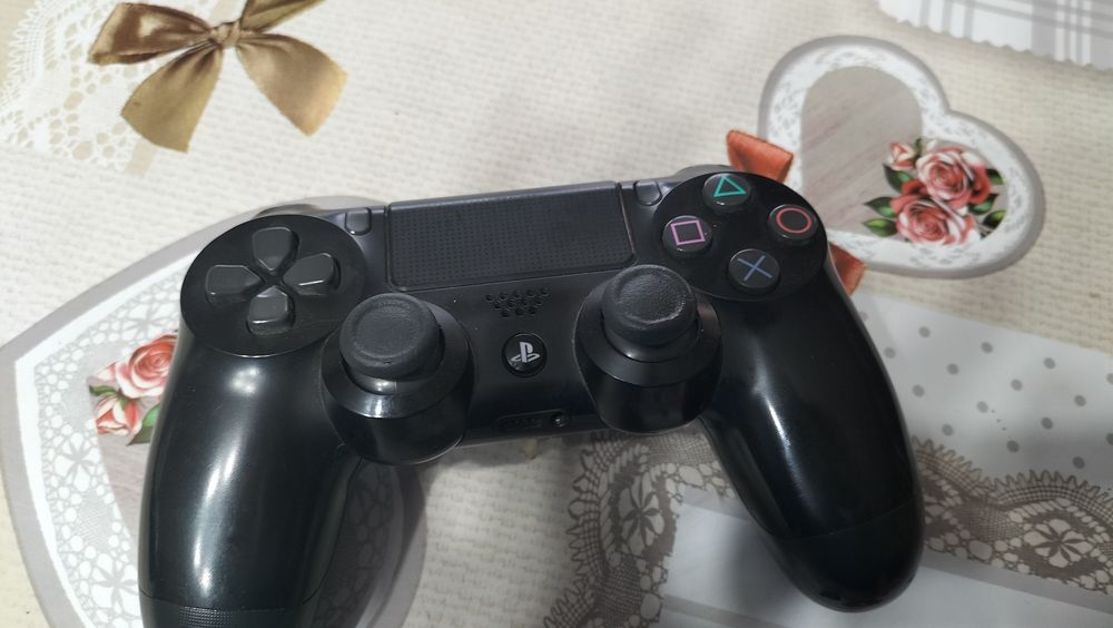 PS 4 plus preț inclus GTA 5 din PlayStore