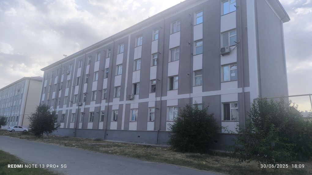 3 xonali kvartira sotiladi