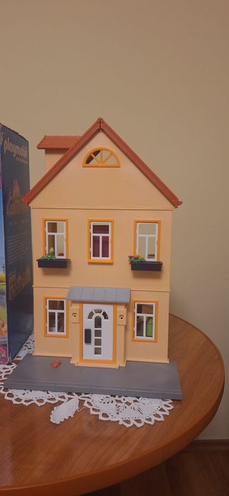 Căsuța cu păpuși, playmobil