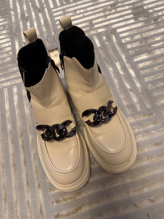 Продам ботинки , один раз одевала