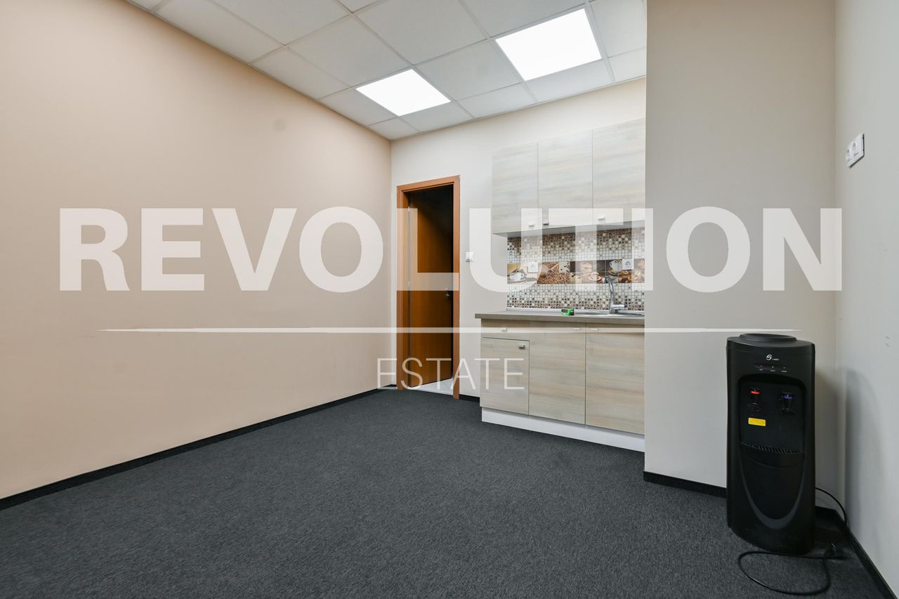 Дава се под наем Офис в София, Младост 4 - 144 кв.м за 1600 € - Снимка #2