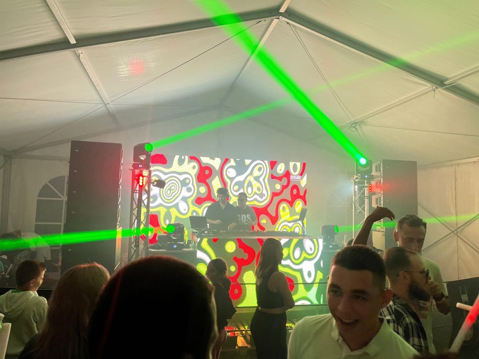 Sonorizare/Scena/Ecran LED/Lumini/DJ-MC/FumGreu Botez-Nunta-Corporate